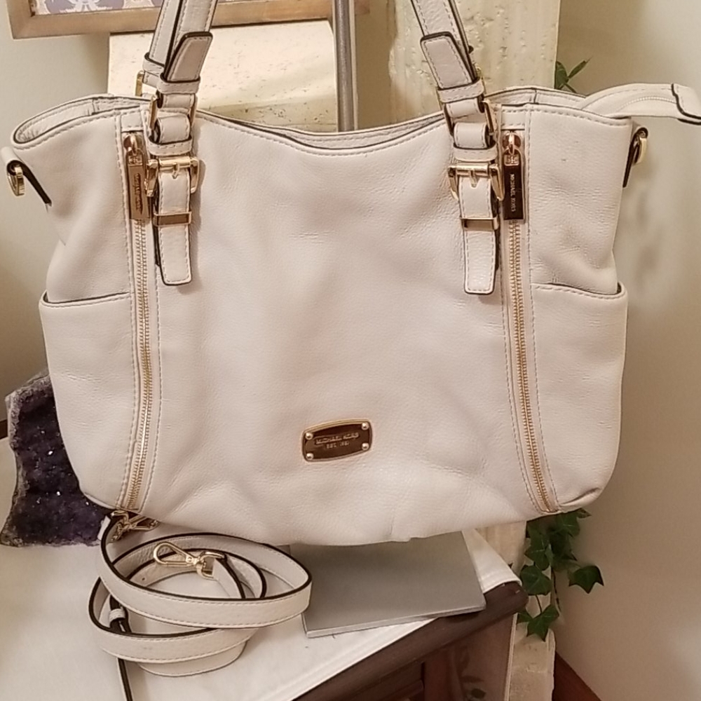 Michael Kors Handbag - Picture 2 of 16